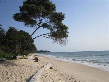 Pongara Lodge Libreville Bagian luar foto